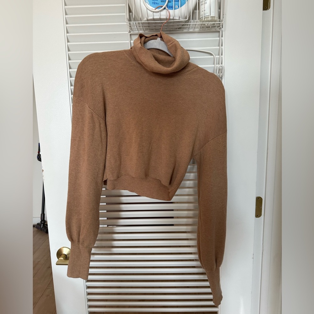 Aritzia cropped turtleneck sweater - Camel